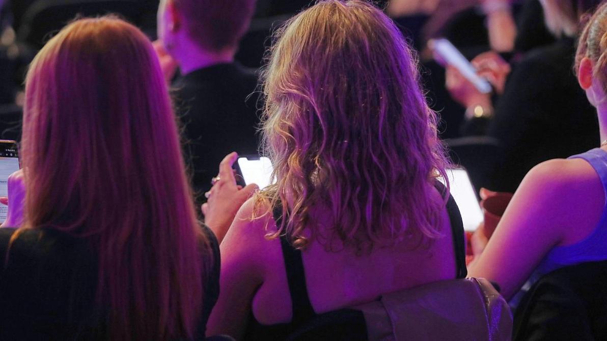 Wirtschaft - Warnungen vor Abhängigkeit von US-Clouddiensten Wirtschaft - Warnungen vor Abhängigkeit von US-Clouddiensten