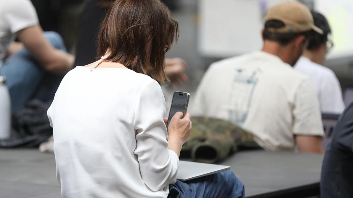 Wirtschaft - Datenspezialist Statista erwägt Geschäfte mit KI-Anbietern Wirtschaft - Datenspezialist Statista erwägt Geschäfte mit KI-Anbietern