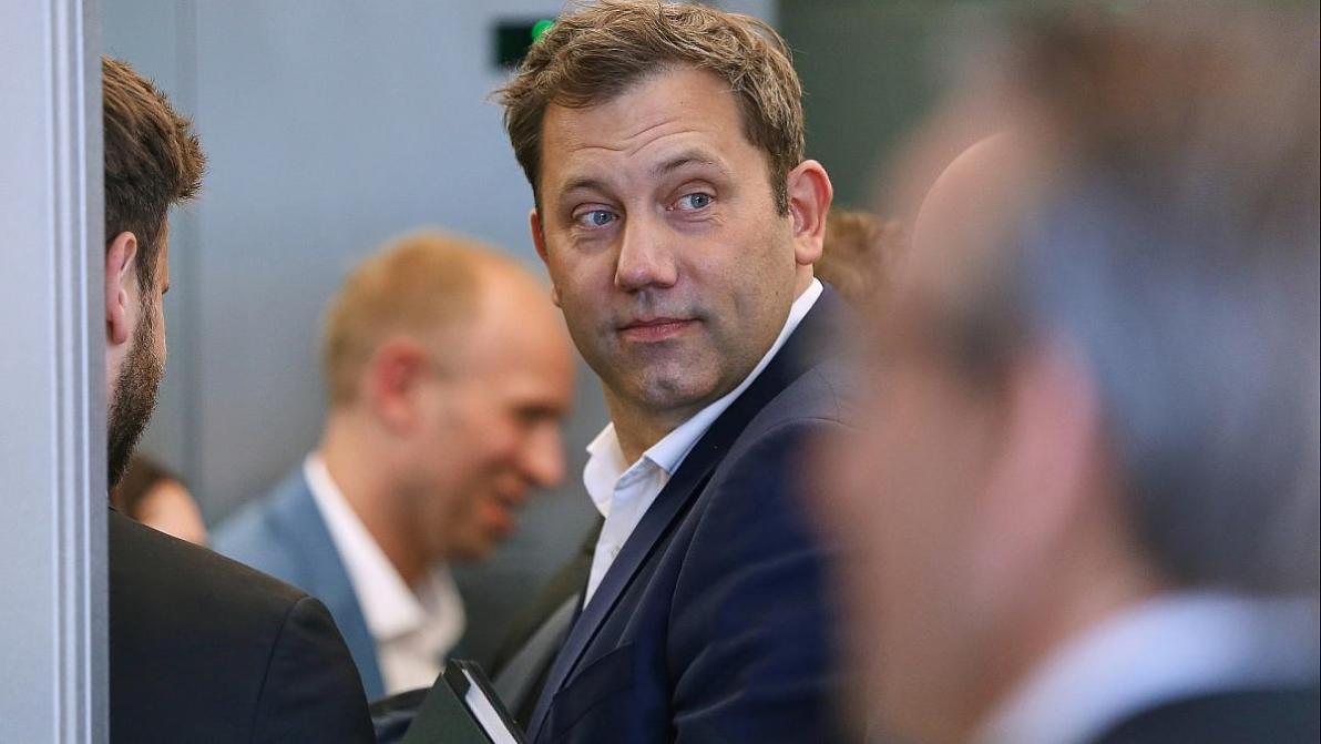 Wirtschaft - Klingbeil setzt weiter auf Verhandlungen im Zollstreit Wirtschaft - Klingbeil setzt weiter auf Verhandlungen im Zollstreit