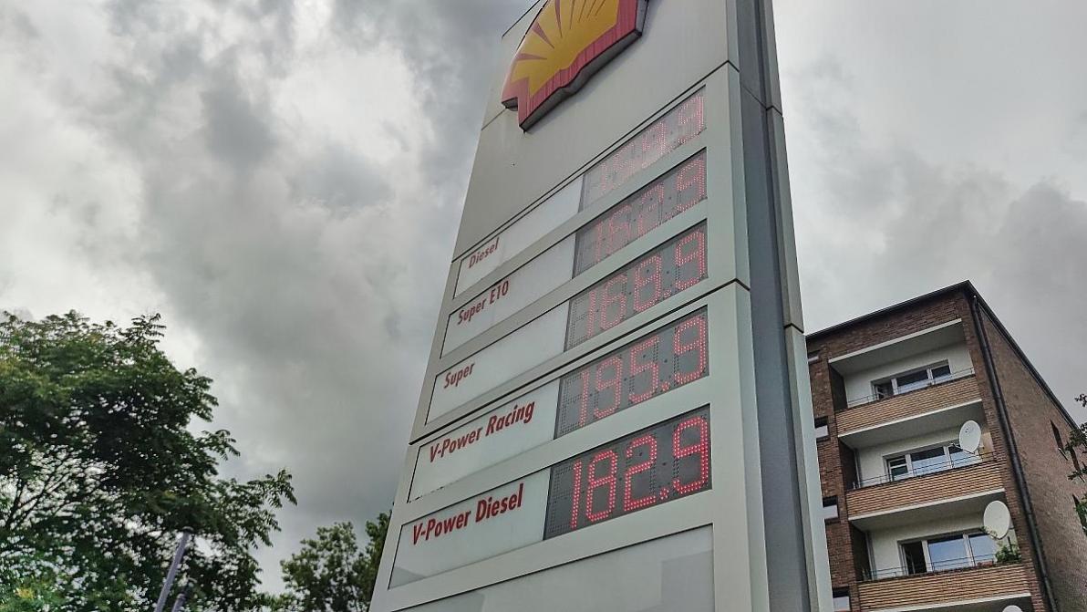 ADAC - Dieselfahrer tanken derzeit zu teuer ADAC - Dieselfahrer tanken derzeit zu teuer