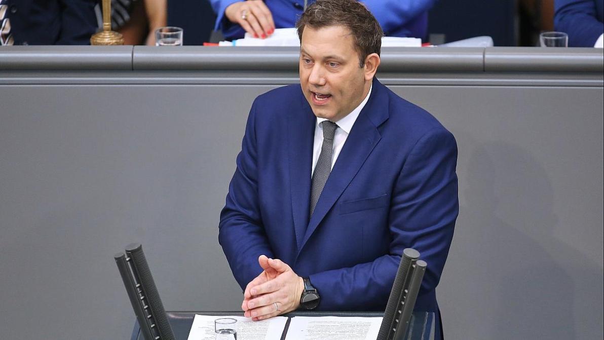Wirtschaft - Klingbeil verspricht anhaltend hohe Investitionen Wirtschaft - Klingbeil verspricht anhaltend hohe Investitionen