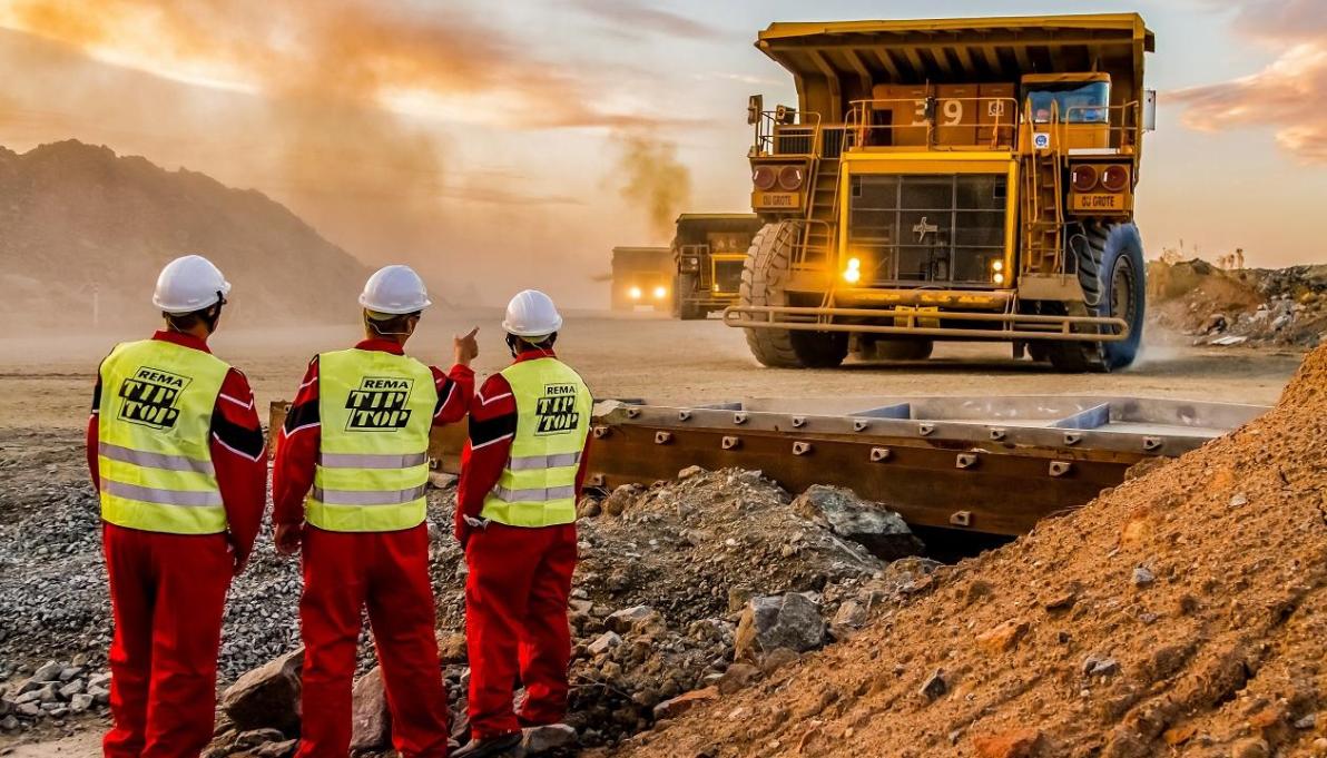Hochprofitable Rohstoff-Perlen - 3 Dividendenaktien, die von Trumps Zöllen & Deutschlands Schulden profitieren Hochprofitable Rohstoff-Perlen - 3 Dividendenaktien, die von Trumps Zöllen & Deutschlands Schulden profitieren