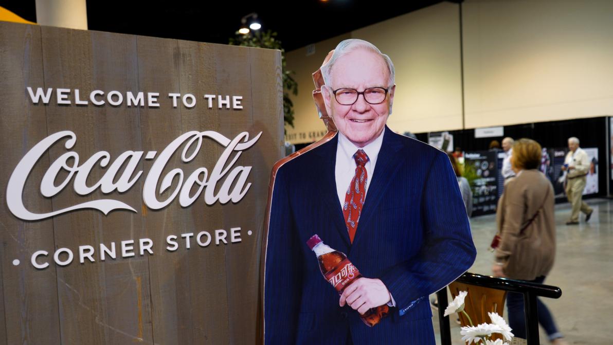 Investieren wie Warren Buffett - Coca-Cola: 1.000 US-Dollar 1988 investiert – so viel wäre daraus heute geworden Investieren wie Warren Buffett - Coca-Cola: 1.000 US-Dollar 1988 investiert – so viel wäre daraus heute geworden