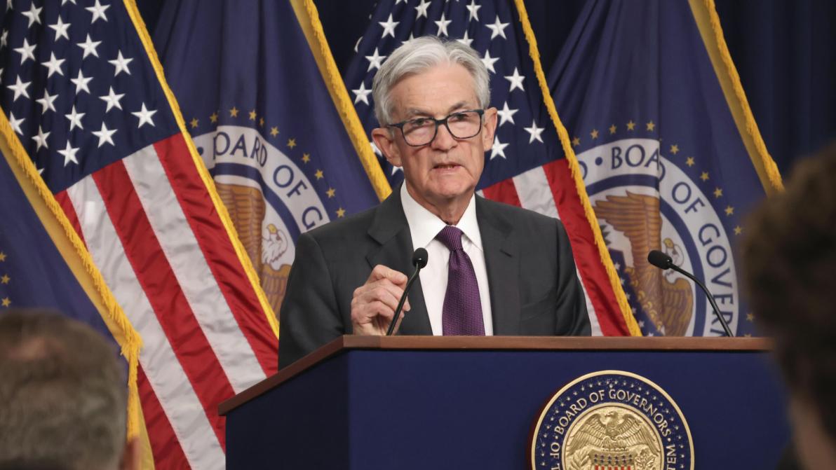 "Feuer der Unsicherheit" - Trump gegen Fed-Chef Powell: Entlassungsdrohung lässt Wall Street abstürzen "Feuer der Unsicherheit" - Trump gegen Fed-Chef Powell: Entlassungsdrohung lässt Wall Street abstürzen