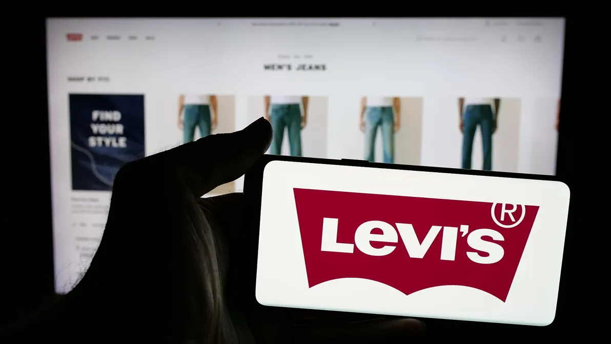 Jeanshersteller - Levi Strauss übertrifft Erwartungen und hebt Prognose an – Aktie legt zu Jeanshersteller - Levi Strauss übertrifft Erwartungen und hebt Prognose an – Aktie legt zu