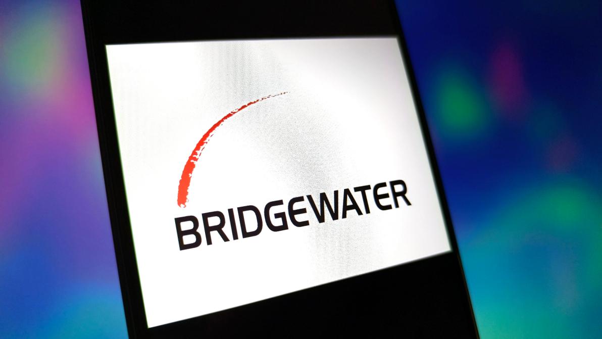 Hedgefonds - Bridgewaters Flaggschiff-Fonds legt inmitten von Marktturbulenzen zu Hedgefonds - Bridgewaters Flaggschiff-Fonds legt inmitten von Marktturbulenzen zu