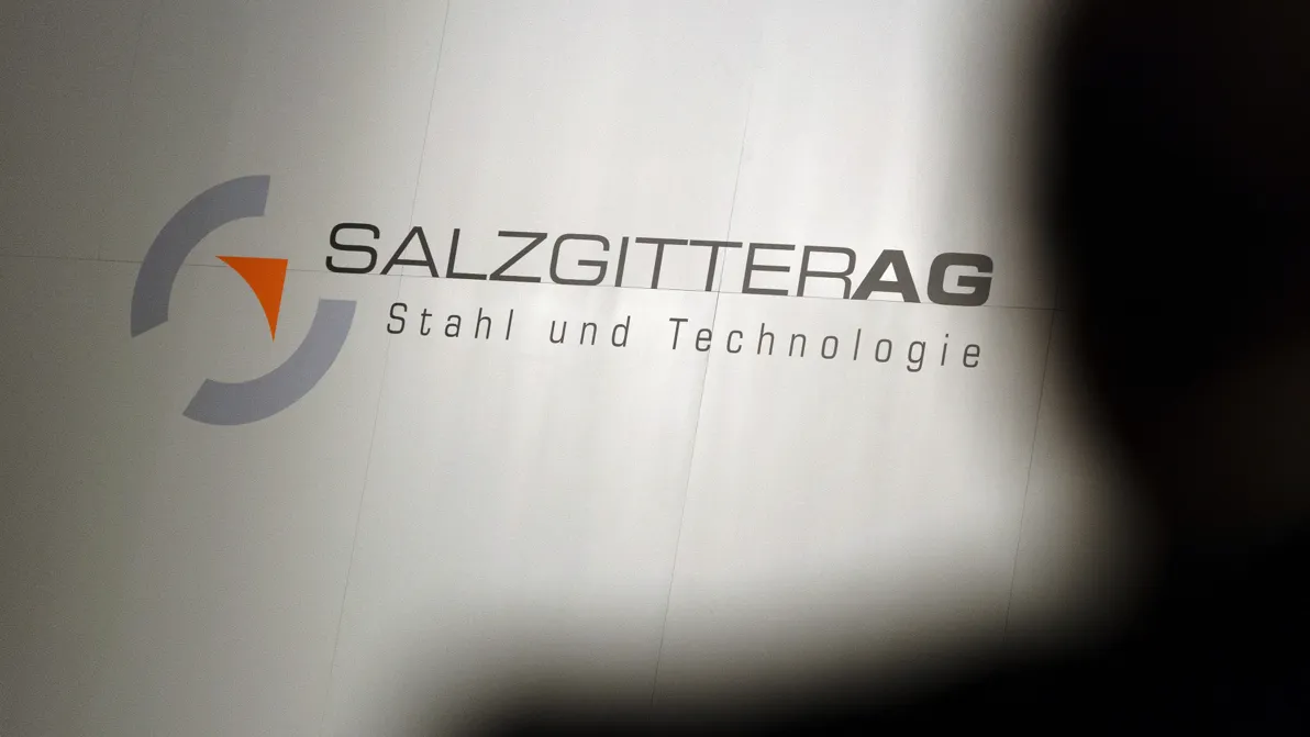 Stahlbranche unter Druck - Börsencrash nach düsterem Ausblick: Salzgitter senkt Jahresprognose drastisch! Stahlbranche unter Druck - Börsencrash nach düsterem Ausblick: Salzgitter senkt Jahresprognose drastisch!