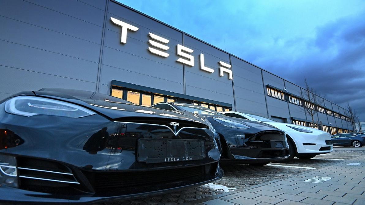 China-Durchbruch? - Tesla plant Markteintritt mit selbstfahrenden Autos in China! China-Durchbruch? - Tesla plant Markteintritt mit selbstfahrenden Autos in China!