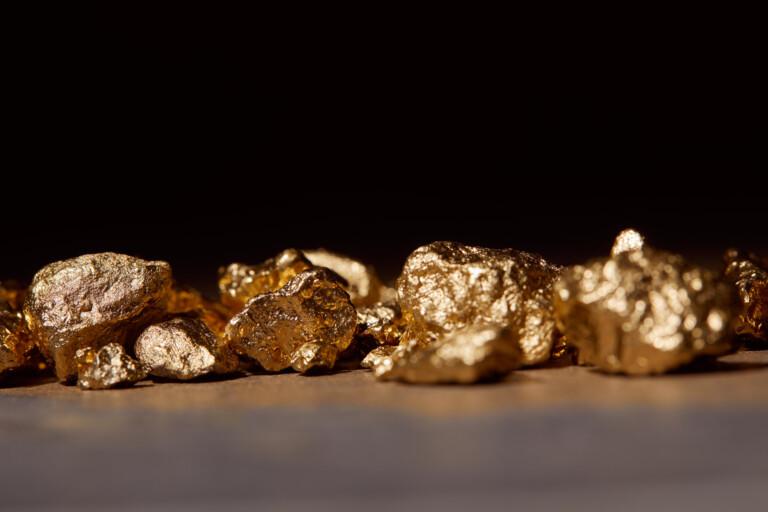 Gold trotzt Krisen – Nachfrage treibt Preis Gold trotzt Krisen – Nachfrage treibt Preis