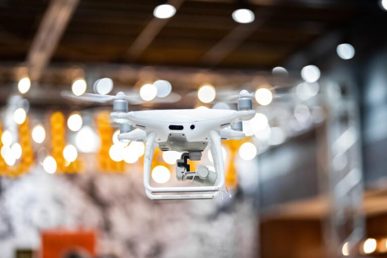 ZenaTech veröffentlicht Video von KI-Indoor-Inventurdrohne der Serie IQ Nano von ZenaDrone für US-Verteidigung und -Regierung ZenaTech veröffentlicht Video von KI-Indoor-Inventurdrohne der Serie IQ Nano von ZenaDrone für US-Verteidigung und -Regierung