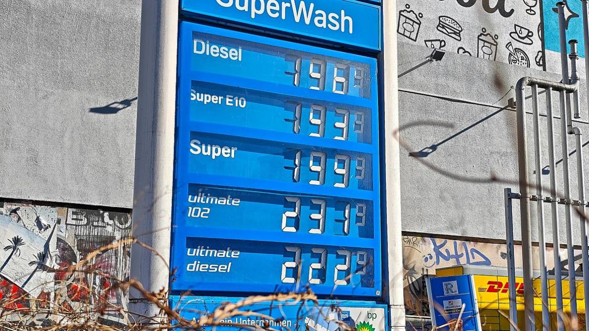 Wirtschaft - Handwerksverband begrüßt Eingriff bei Spritpreisen