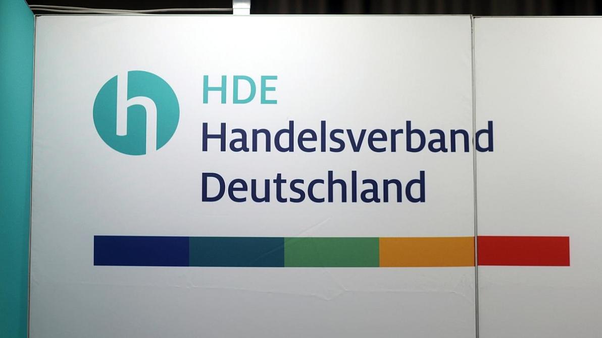 Wirtschaft - Handelsverband warnt vor Belastungen durch Textilgesetz