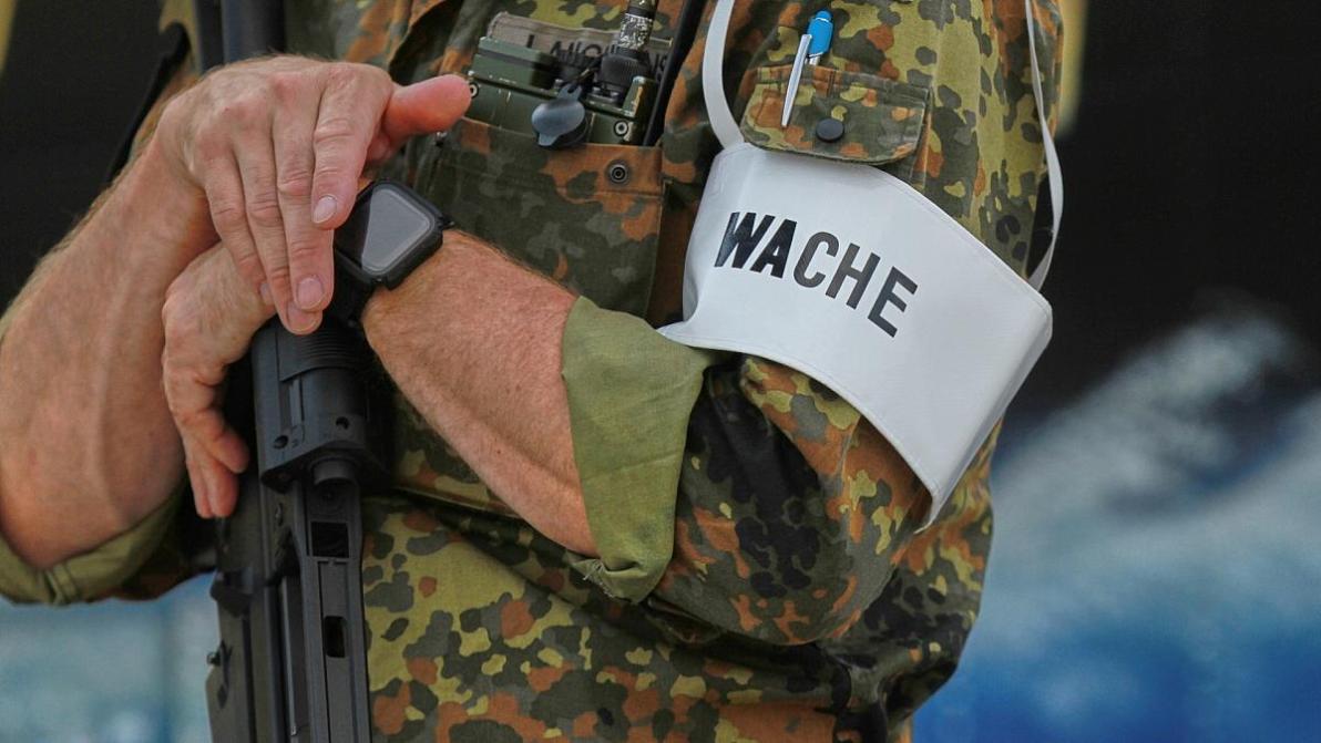 Wirtschaft - Bundestag will milliardenschwere Bundeswehr-Beschaffungen billigen