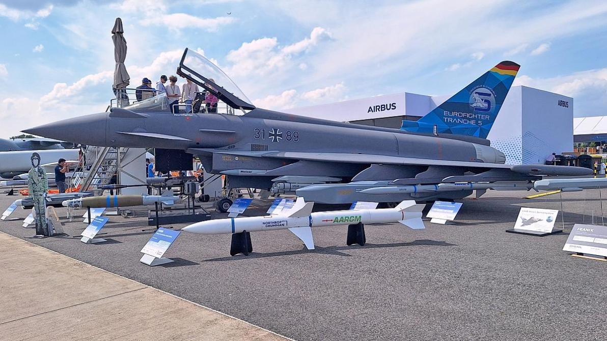 Wirtschaft - Bundeswehr bekommt 20 neue Eurofighter für 3,75 Milliarden Euro