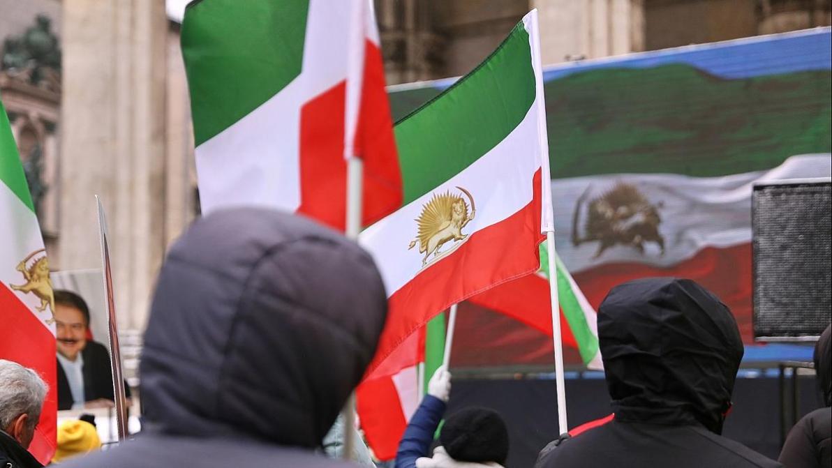 Wirtschaft - Grüne pochen auf weitere Sanktionen gegen Irans Regime