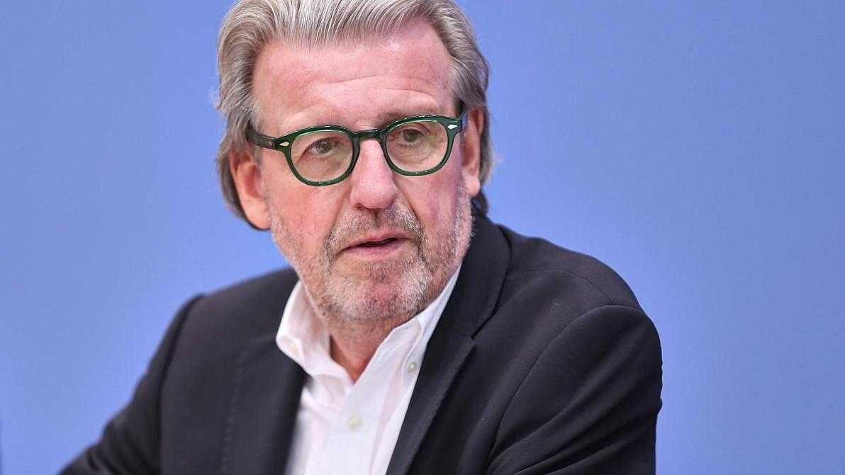 Wirtschaft - Gesamtmetall-Präsident Wolf gibt Amt mit sofortiger Wirkung auf