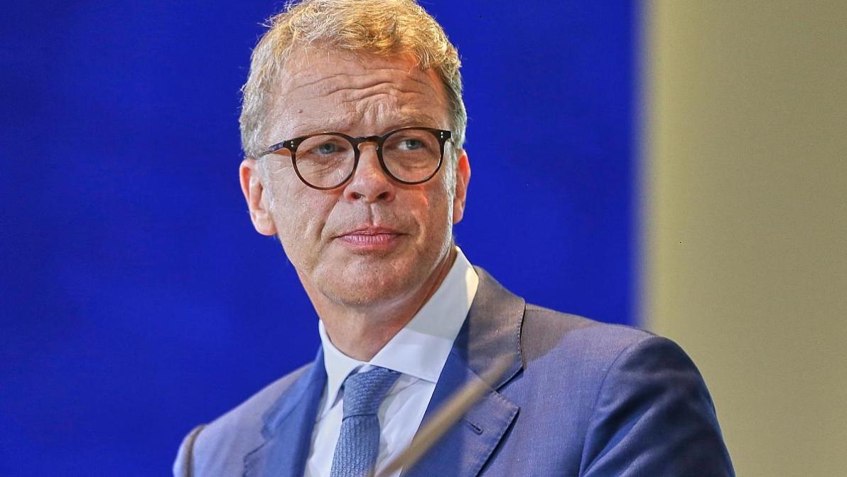 Wirtschaft - Deutsche-Bank-Chef sieht Handlungsbedarf bei Lebensarbeitszeit