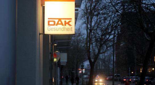 Politik: Sozialverband fordert "Systemwechsel" wegen drohendem Rekordminus - Vimarsana News
