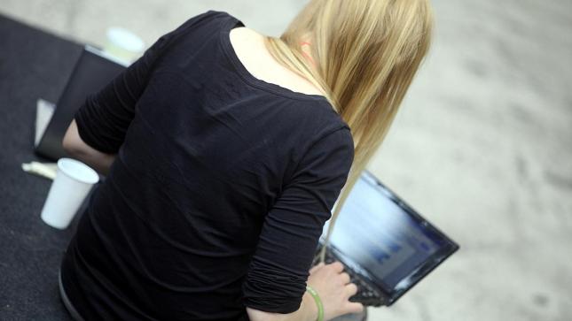 Wirtschaft: Googles KI-Suche trifft Wissensportale - Handel profitiert
