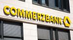 AKTIE IM FOKUS: Mögliche Milliardenstrafe im US-Rechtsstreit drückt Commerzbank in den Keller