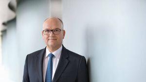 LBBW-Chef sieht anhaltende Schwäche am Gewerbeimmobilienmarkt