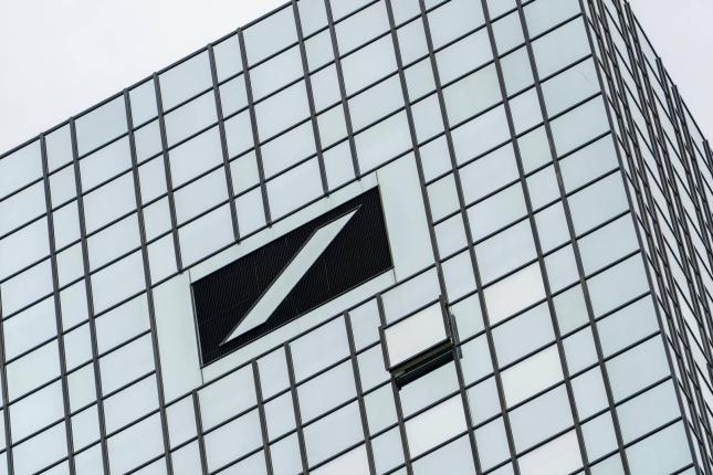 Kunden können Bitcoin und Co. bald bei der Deutschen Bank lagern