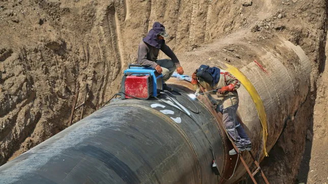 Unsicherheit-d-rfte-anhalten-Stra-e-von-Hormus-Neue-Pipelines-werden-die-lkrise-nicht-l-sen-