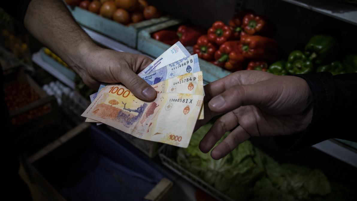 Milei überrascht - Reformen lassen Peso einbrechen, doch alle sind begeistert