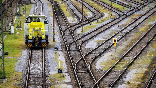 Kursziel-90-Euro-Milliarden-f-r-Deutschlands-Infrastruktur-Diese-Aktie-kennt-kein-Halten-mehr