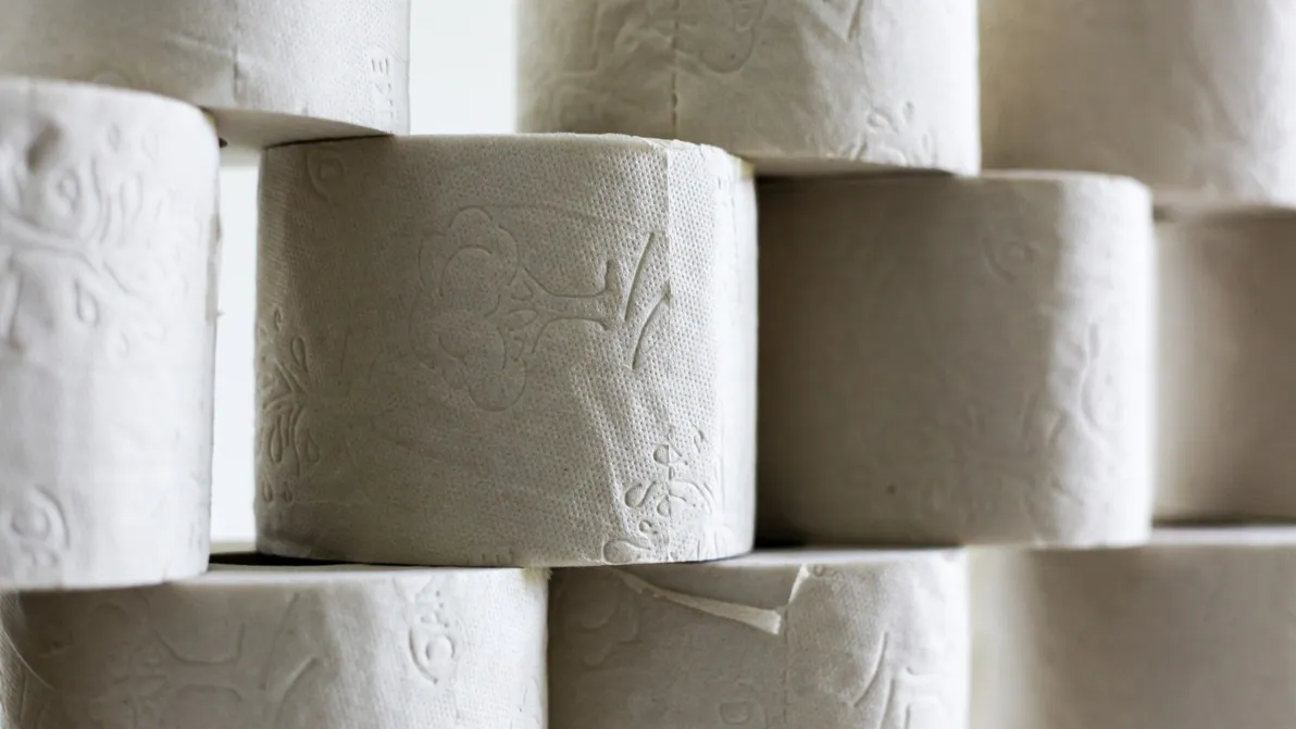 Benzinpreise explodieren - Kommt jetzt die Klopapier-Krise zurück?