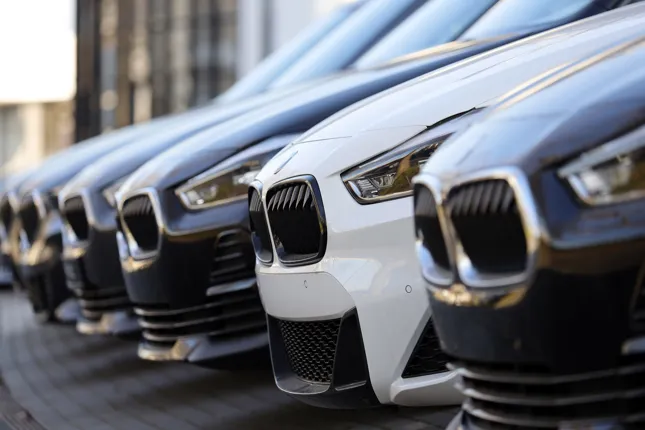 1-Milliarde-f-r-Mercedes-Benz-Mega-Deal-EU-Firma-r-stet-sich-f-r-Machtkampf-im-Fahrzeugleasingmarkt