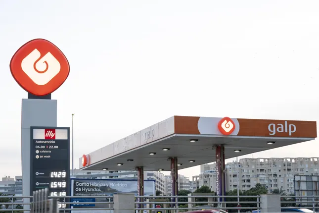 Abschluss-bis-Mitte-2026-Zwei-neue-Energie-Riesen-in-Europa-Galp-und-Moeve-vor-Mega-Deal