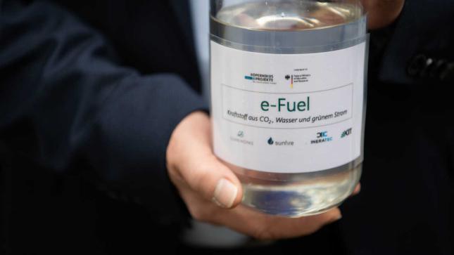 E-Fuel-Aktien: Investorengrab oder heiße Wette auf die Zukunft des Verbrenners?