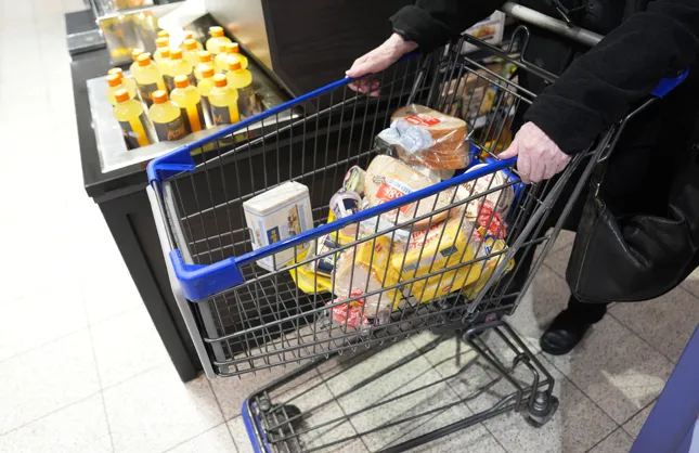 Gebremste-Erwartungen-f-r-2026-berraschendes-Umsatzplus-2025-warum-H-ndler-trotzdem-Alarm-schlagen