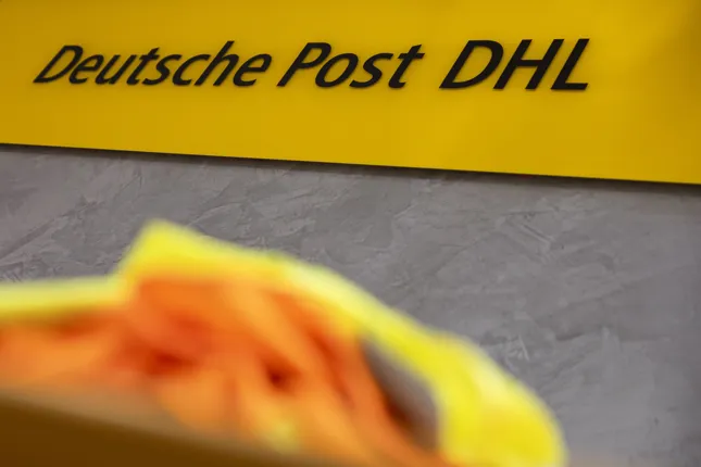 DHL exceeds expectations: Express boom causes cash flow to explode