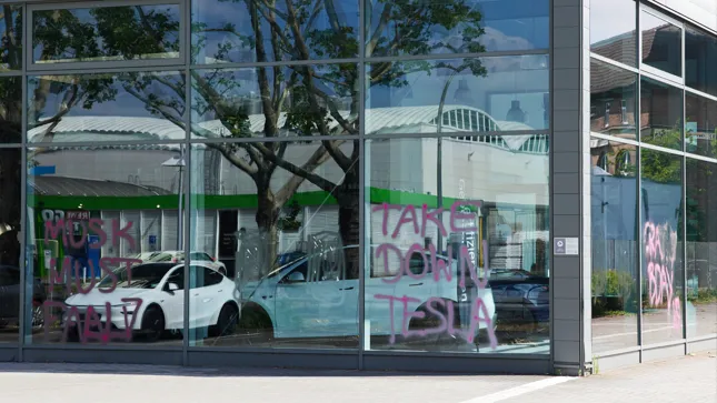 Neue-Proteste-in-Berlin-Lieferflop-bei-Tesla-Markt-erwartet-das-n-chste-Quartals-Desaster