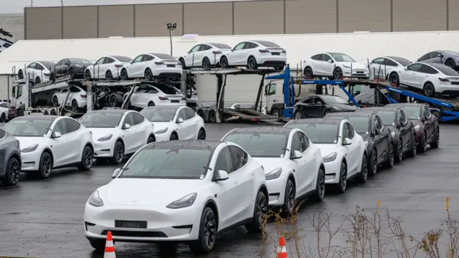 Bezahlbares-E-Auto-Tesla-bringt-Billig-Variante-des-Model-Y-Aktie-schlie-t-im-Plus