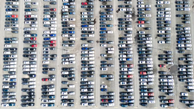 A lifeline for VW & Co.? Brussels limits hybrid imports from China