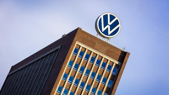 E-Auto-Hype-in-Deutschland-Wende-am-Automarkt-l-sst-Rabatte-kippen-VW-und-Mercedes-starten-durch-