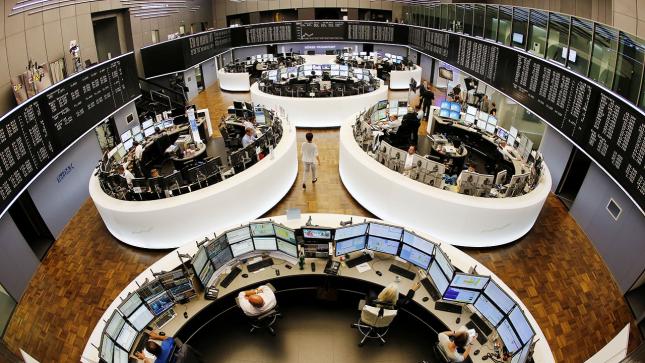 DAX below 25,000 points: Is a big crash coming?