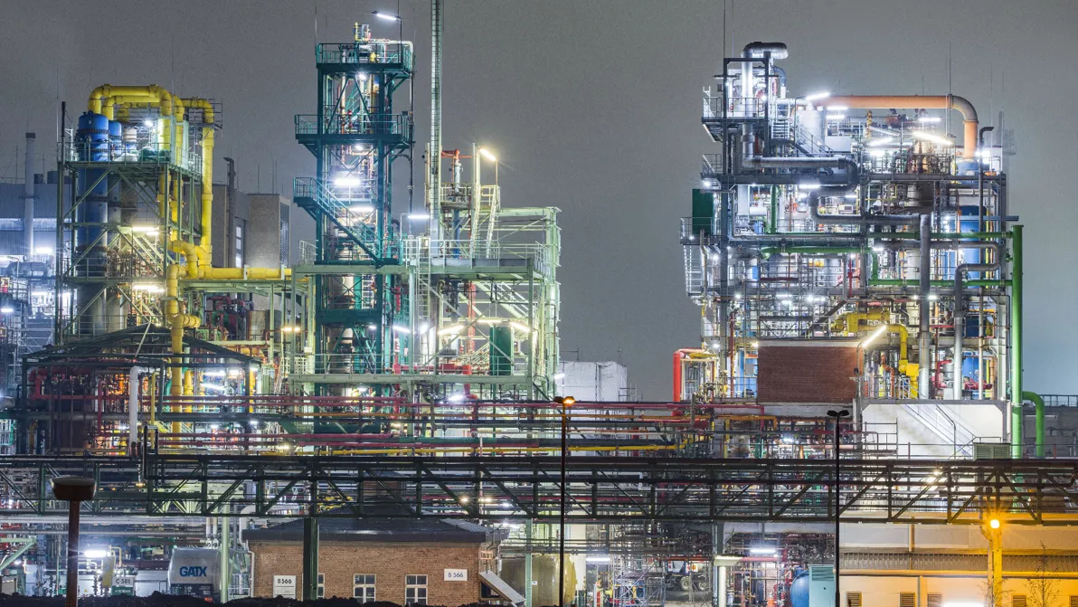 Eilmeldung - Deutschland: BIP wächst 2025 leicht trotz Herausforderungen