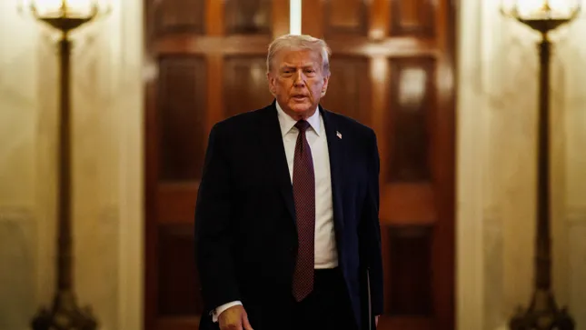 US-Kreditkartenreform-Trump-pl-tzlich-Robin-Hood-der-Finanzwelt-Anleger-geschockt-Arme-begeistert-