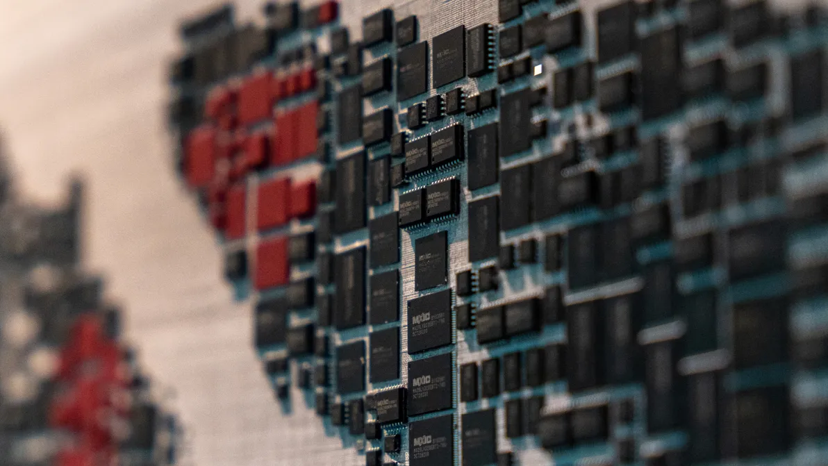 Halbleiter unter Druck - KI-Nachfrage lässt Speicherpreise explodieren: "Alle sind ein bisschen in Panik"