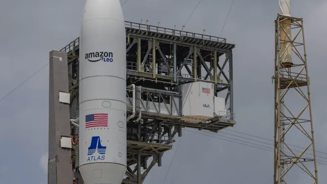 Konkurrenz für Starlink: Amazons neuer Milliarden-Motor: Satelliten-Internet startet noch dieses Jahr