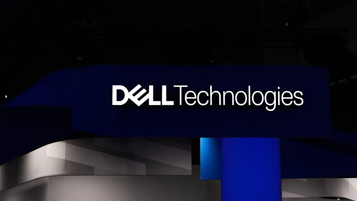 Investoren feiern Kursplus - Umsatzprognosen explodieren dank KI: Die Aktie von diesem Tech-Giganten legt zu!