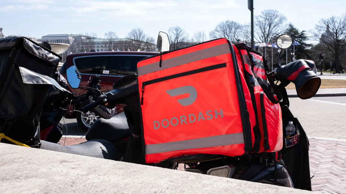 Nächster Kursknaller? - DoorDash-Aktie nach Deliveroo-Deal vor Höhenflug