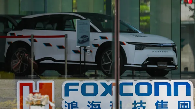 Treibt-Einstieg-voran-Foxconn-auf-Rekordkurs-KI-iPhones-und-bald-auch-E-Autos-