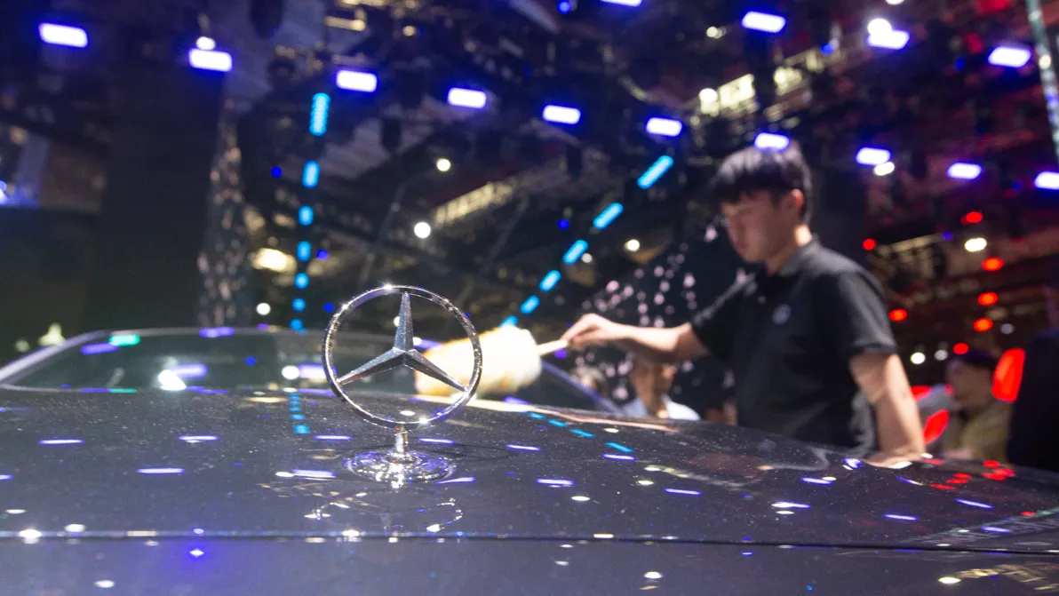 Der Stern sinkt - Mercedes-Benz in China unter Druck: Doch es gibt einen Lichtblick!