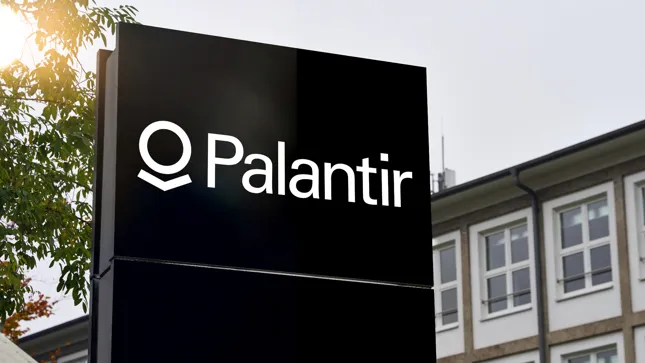 Palantir partnership and new AI: This stock benefits!