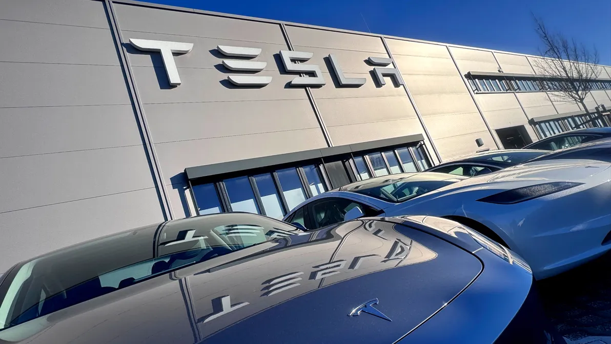 Günstig, kleiner, anders - Tesla überrascht mit neuem SUV – und wirft Fragen auf